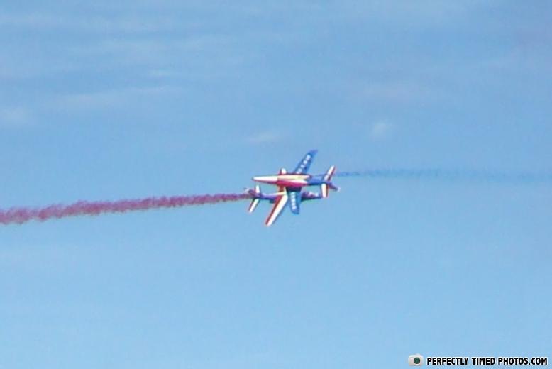 Perfectly Timed Photos - I never new planes could have sex!